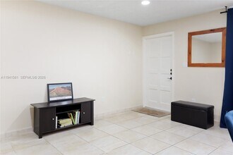 14009 SW 84th St in Miami, FL - Building Photo - Building Photo