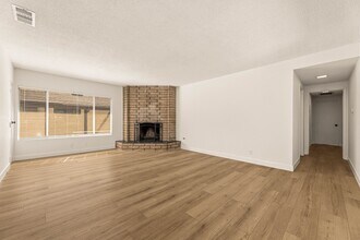 100 N El Molino St, Unit C in Alhambra, CA - Building Photo - Building Photo