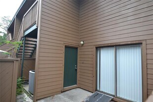 605 Lennox Rd W in Palm Harbor, FL - Building Photo