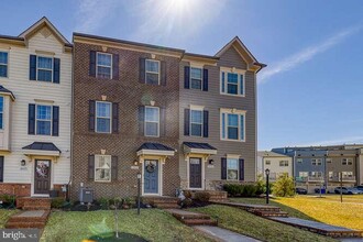 18081 Red Mulberry Rd in Dumfries, VA - Building Photo - Building Photo