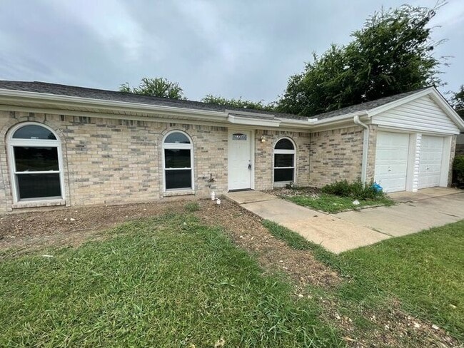 10157 Peppertree Ln in Fort Worth, TX - Building Photo - Building Photo
