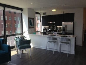 163 N Wabash Ave in Chicago, IL - Building Photo - Building Photo