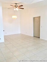 201 Foxtail Dr in Greenacres, FL - Building Photo