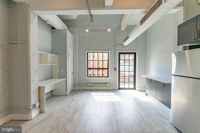 408 S 13th St in Philadelphia, PA - Building Photo - Building Photo