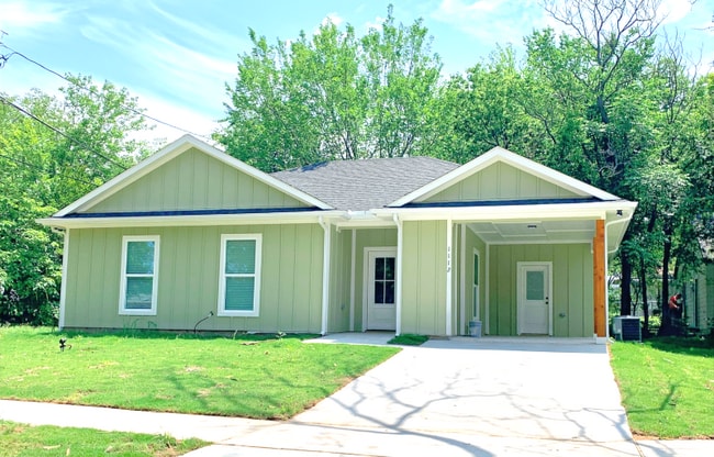 property at 1112 S 6th Ave