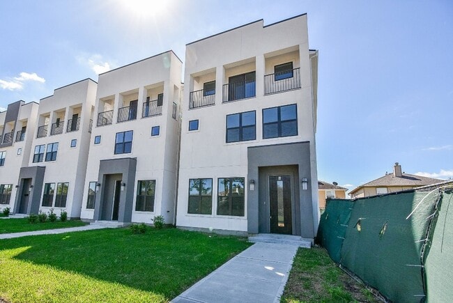 property at 15000 S Richmond Ave