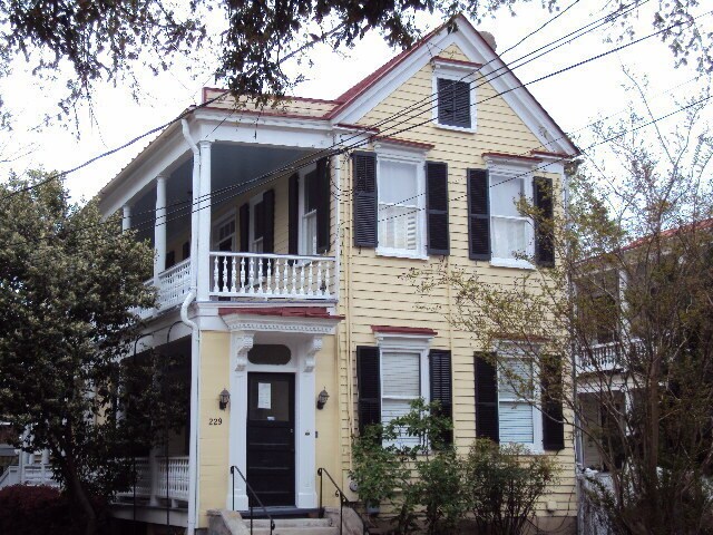 229 Rutledge Ave in Charleston, SC - Building Photo