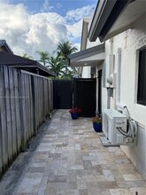 14766 SW 168th Terrace-Unit -Efficency in Miami, FL - Building Photo - Building Photo