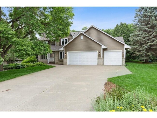 7140 Willow View Cove in Chanhassen, MN - Foto de edificio - Building Photo
