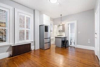 261 Beacon St, Unit 32 in Boston, MA - Building Photo - Building Photo