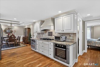 236 Clintonville Ln in North Haven, CT - Building Photo - Building Photo