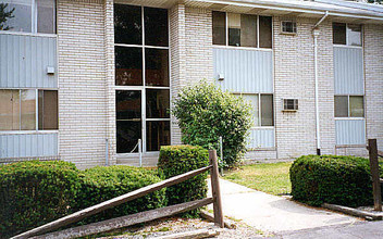 Jackman Place Apartments in Toledo, OH - Building Photo - Building Photo