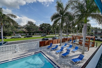 Aqua 550 in St. Petersburg, FL - Foto de edificio - Building Photo