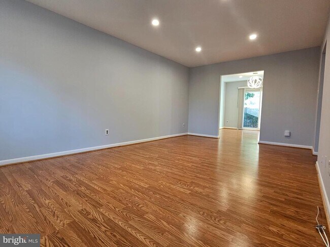 8324 Highcliffe Ct in Annandale, VA - Building Photo - Building Photo