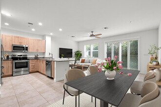6296 SE Portofino Cir in Hobe Sound, FL - Building Photo - Building Photo