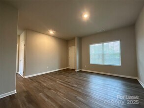 6015 Ahoskie Dr in Charlotte, NC - Building Photo - Building Photo