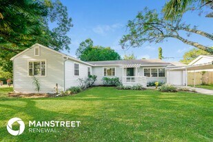 1524 W River Shore Way in Tampa, FL - Building Photo