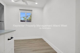 210 Beacom Blvd in Miami, FL - Building Photo - Building Photo