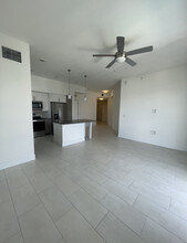 10033 NW 89th Ter in Doral, FL - Building Photo - Building Photo