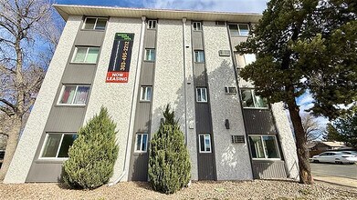 Monte Vista in Aurora, CO - Foto de edificio - Building Photo