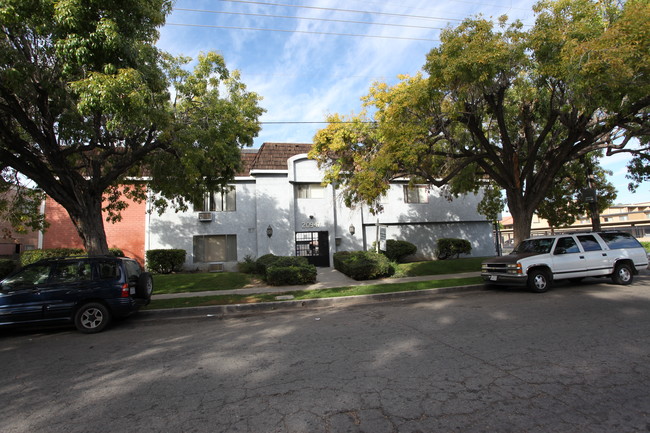 Bryant Street Apartments in Canoga Park, CA - Building Photo - Building Photo