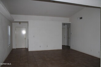 12245 Tierra Azteca Dr in El Paso, TX - Building Photo - Building Photo