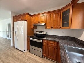1120 NW 32nd Ct in Miami, FL - Building Photo - Building Photo