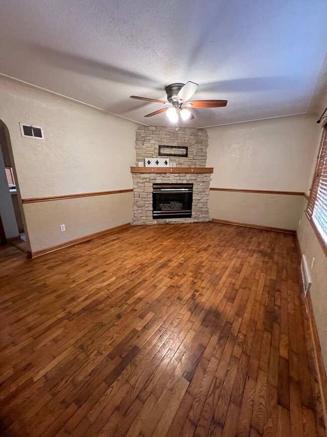 property at 3022 Losey Blvd S