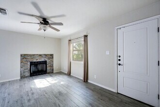 6700 Cooper Ln in Austin, TX - Building Photo - Building Photo