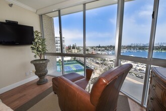 1750 Avenida Del Mundo in Coronado, CA - Building Photo - Building Photo