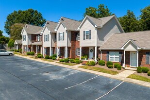 1102 22nd St NE, Unit 604 in Hickory, NC - Building Photo