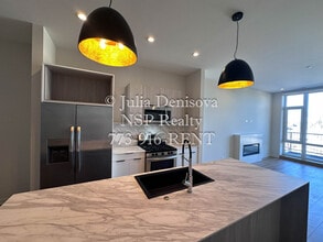 3207 N Narragansett Ave in Chicago, IL - Foto de edificio - Building Photo