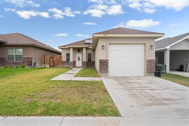1010 Tesoro Stone in Del Rio, TX - Building Photo - Building Photo
