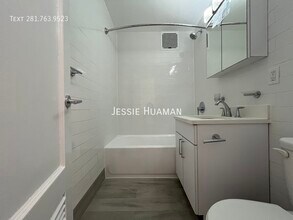106 E 81st St in New York, NY - Foto de edificio - Building Photo