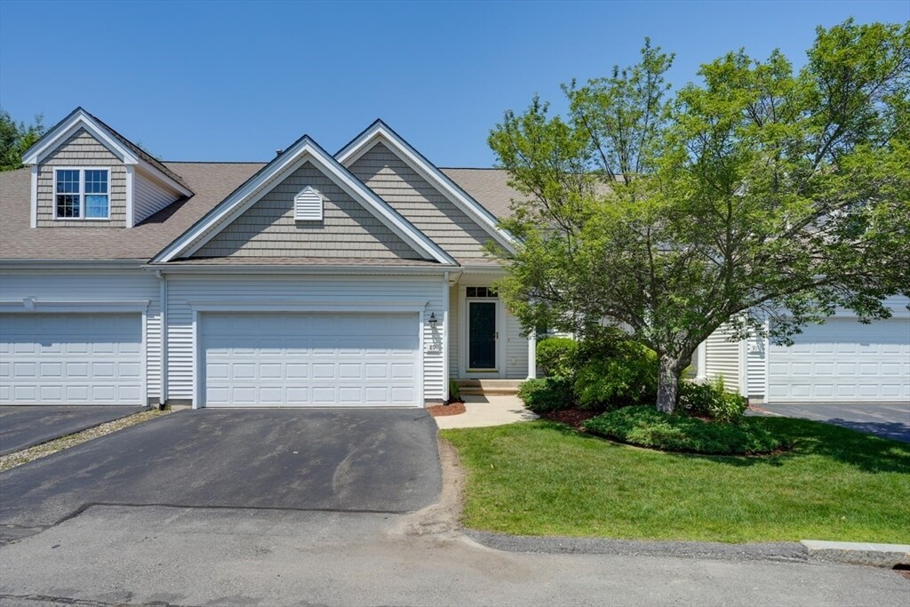 89 Buttercup Ln in Grafton, MA - Building Photo