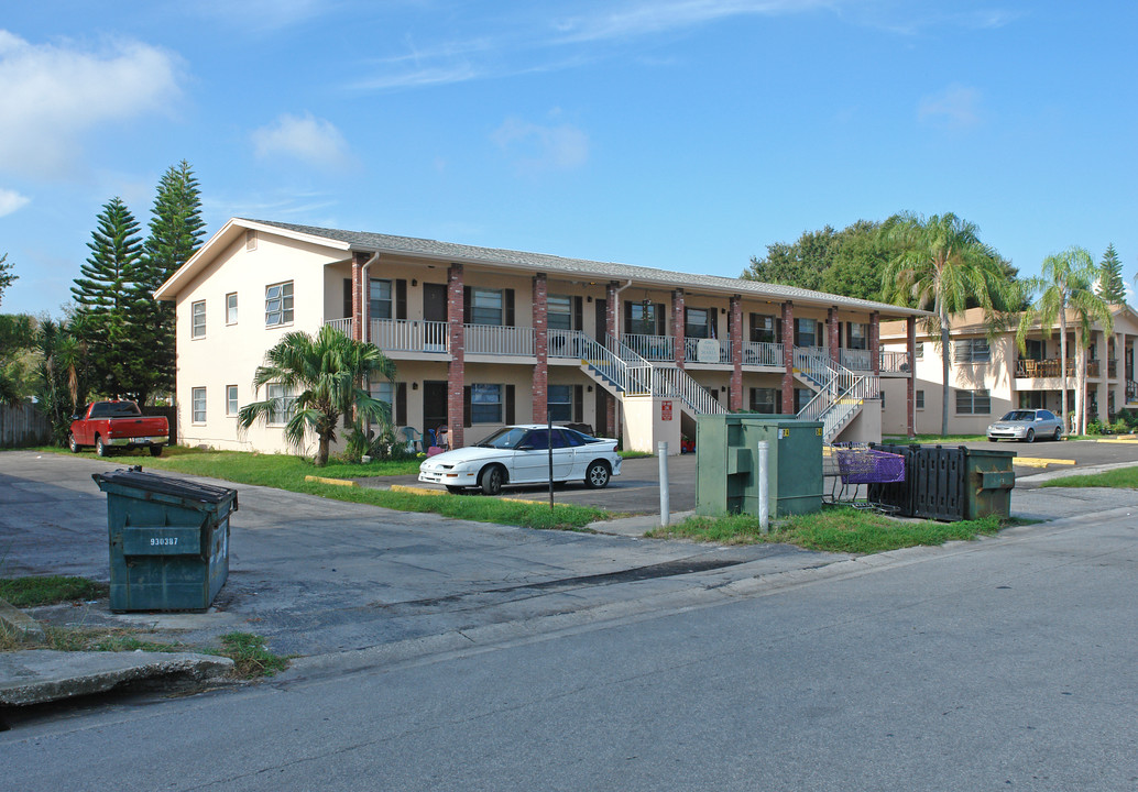 1265 Turner St in Clearwater, FL - Foto de edificio