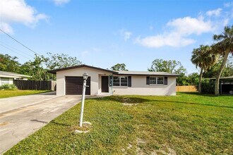 6051 Carlton Ave in Sarasota, FL - Building Photo - Building Photo