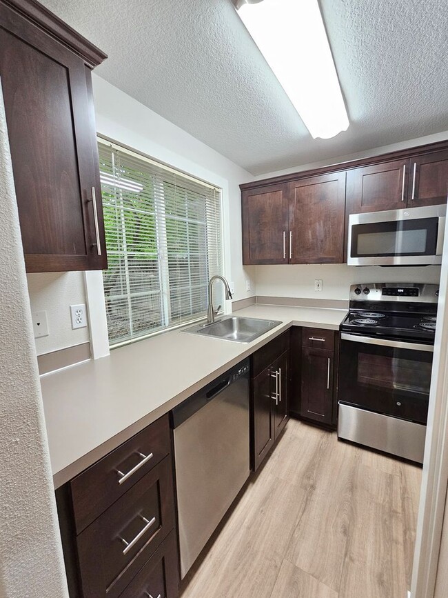 3105 SE 89th Ave in Portland, OR - Building Photo - Building Photo