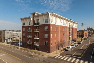 Harbor Lights in Memphis, TN - Building Photo - Primary Photo