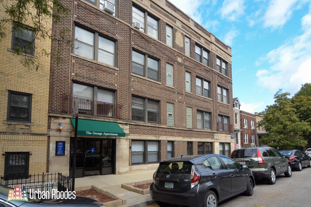 1040 W George St, Unit M07B in Chicago, IL - Building Photo