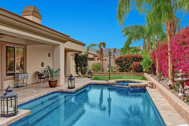 54 Camino Real in Rancho Mirage, CA - Building Photo - Building Photo