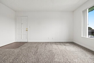 The Grand at Buckingham in Stockton, CA - Building Photo - Interior Photo