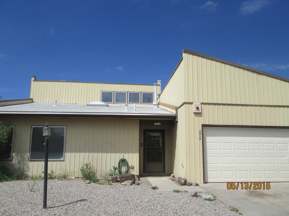 2910 Broadmoor Blvd in Rio Rancho, NM - Building Photo