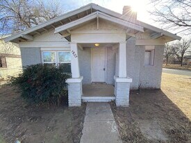 1925 27th St in Lubbock, TX - Building Photo