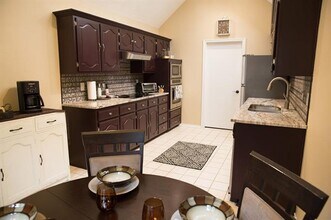 200 Supreme Ct in Irving, TX - Building Photo - Building Photo