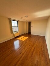 60 Longwood Ave, Unit 802 in Brookline, MA - Building Photo - Building Photo
