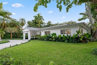 3500 E Glencoe St in Miami, FL - Building Photo - Building Photo