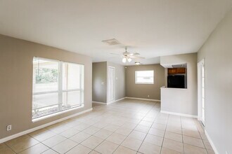 5901 NW 15th St in Sunrise, FL - Building Photo - Building Photo