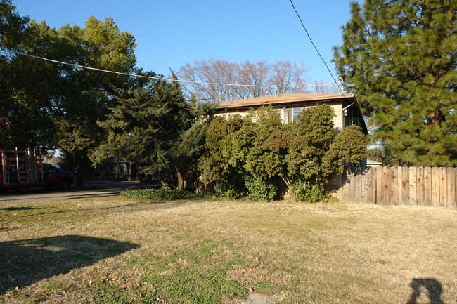 Mountain View Apartments in Chico, CA - Building Photo - Building Photo