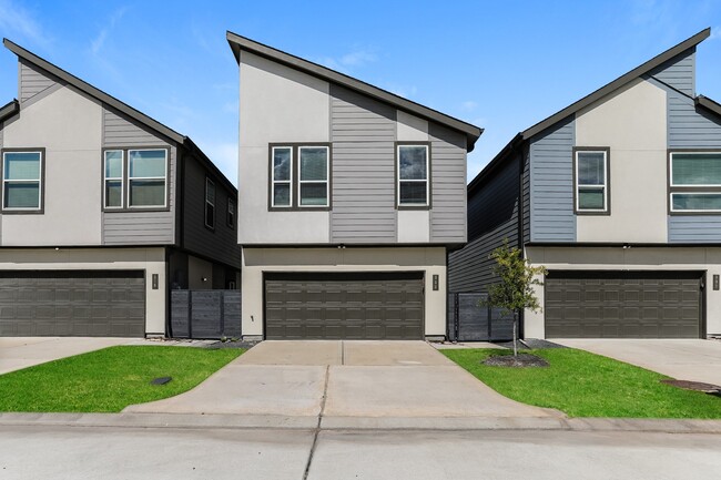 property at 333 N Centro Cir